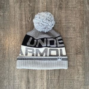 UNDER ARMOUR RETRO POM BEANIE